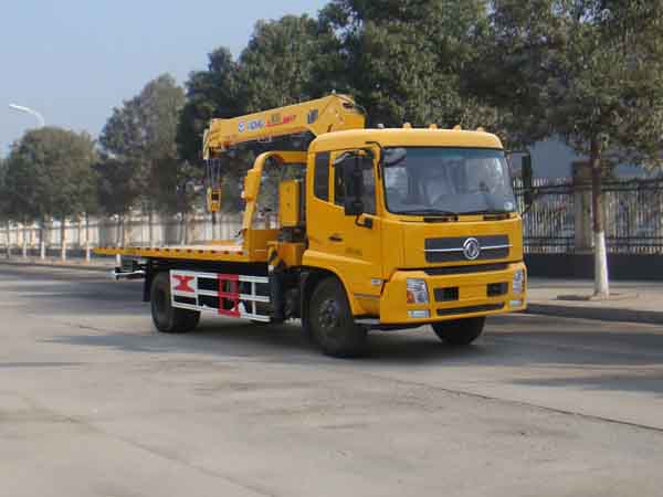 东风天锦带5吨吊清障车 东风天锦带5吨吊清障车