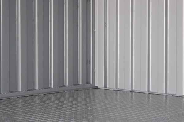 车厢底部铺有防滑花纹板,注重细节 车厢底部铺有防滑花纹板,注重细节