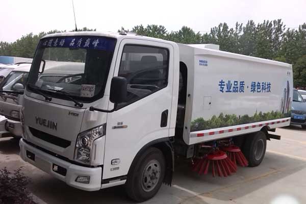 跃进扫路车 跃进扫路车