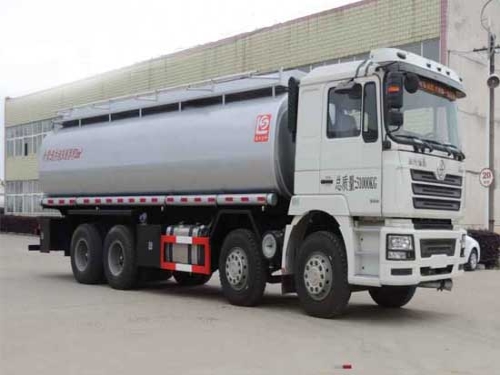 陕汽前四后八30.6方供液车