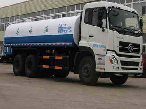 东风天龙后八轮17吨洒水车