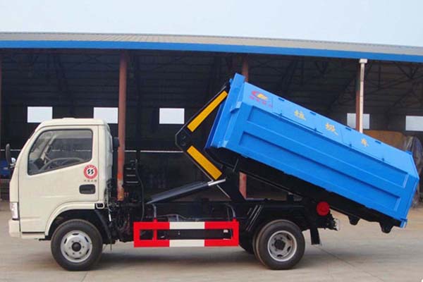 蓝牌东风御虎6方小型勾臂式垃圾车  蓝牌东风御虎6方小型勾臂式垃圾车