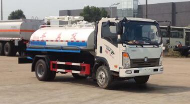 重汽王牌5.1方真空吸粪车