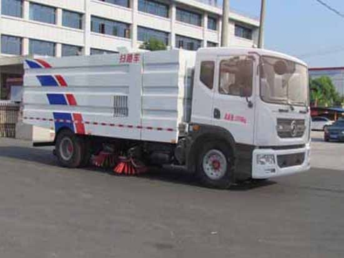 东风多利卡D9扫路车