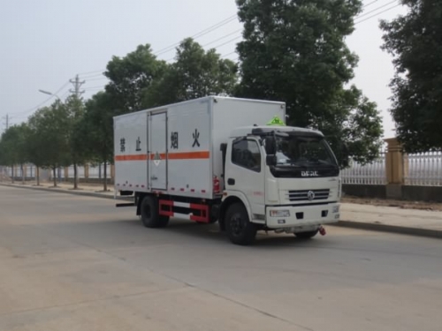 东风多利卡厢长5.15米杂项危险物品厢式运输车