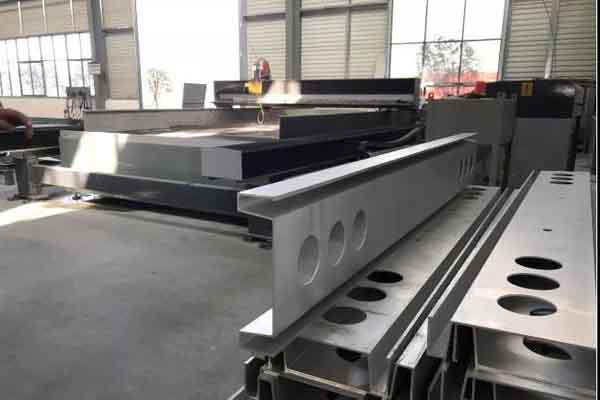 等离子切割工艺精准完美,分毫不差,准确度达到微米丝米级别的高精度,为智能高端制造业提供了可靠保障。  等离子切割工艺精准完美,分毫不差,准确度达到微米丝米级别的高精度,为智能高端制造业提供了可靠保障。