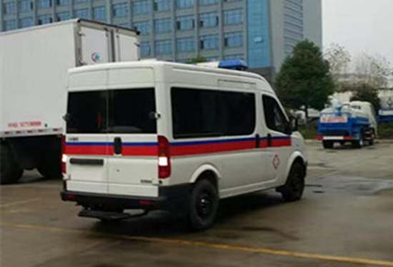 东风御风短轴救护车后45度角图片 东风御风短轴救护车后45度角图片