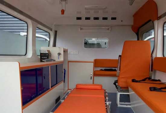 东风御风短轴救护车改装配置内饰图片 东风御风短轴救护车改装配置内饰图片