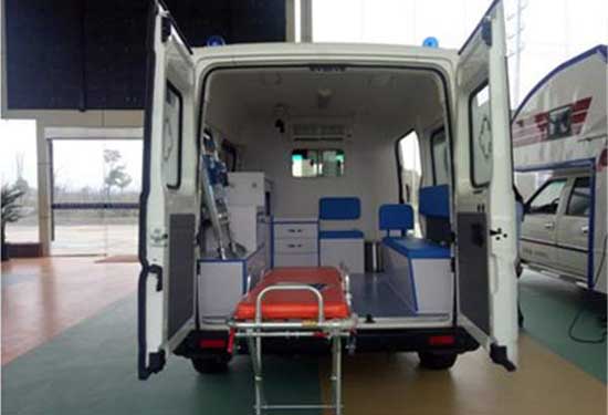 东风御风短轴救护车改装配置内饰图片 东风御风短轴救护车改装配置内饰图片