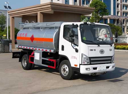 解放轻卡5.9方FL型加油车