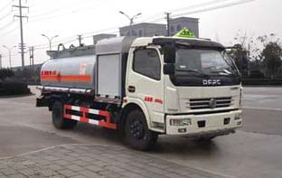 东风多利卡7.7方FL型飞机加油车