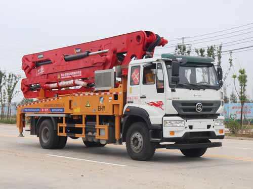 斯太尔单桥混凝土泵车