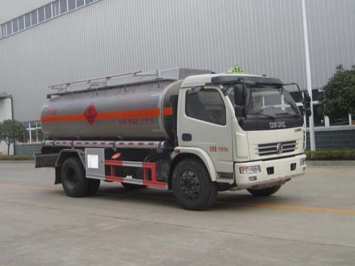 东风多利卡D7FL型11方铝合金油罐车