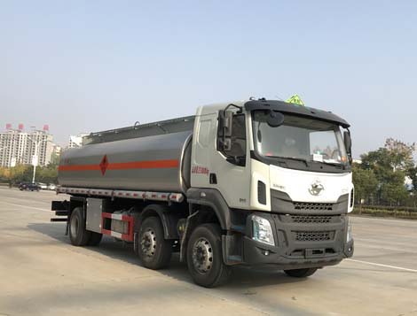 东风乘龙小三轴23.8方FL型油罐车