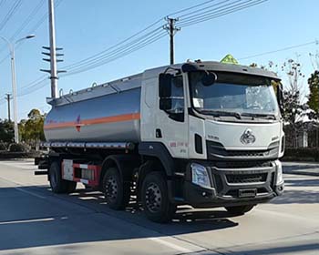 东风乘龙小三轴21.7方FL型易燃液体罐式运输车