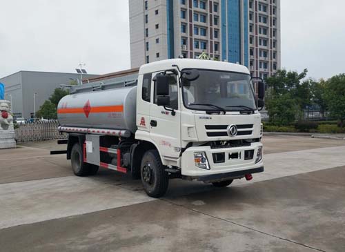 东风御虎FL型12.6方油罐车