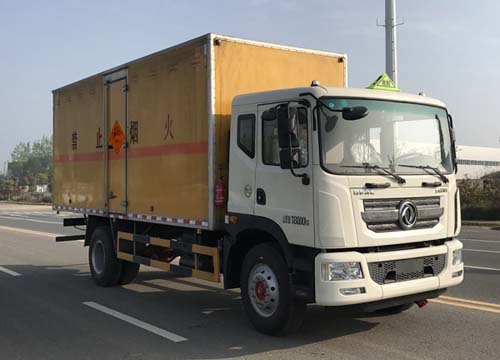 东风D9厢长6.3米防爆车