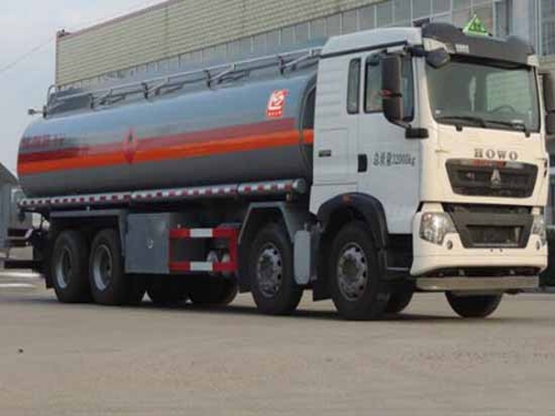 豪沃前四后八32方铝合金油罐车