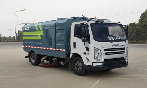 江铃路面吸尘车