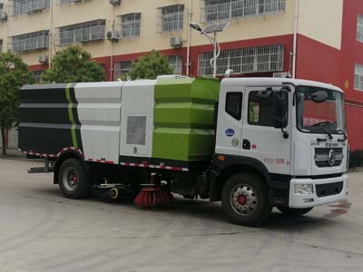 东风多利卡D9道路路面洗扫车