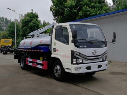 蓝牌东风小多利卡2.5方吸粪车