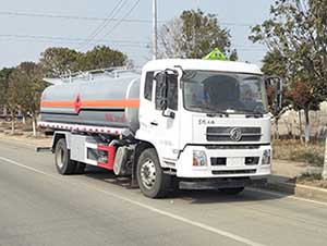 东风天锦13方油罐车