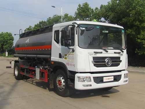 东风多利卡D9盐酸10.5方腐蚀性物品罐式运输车