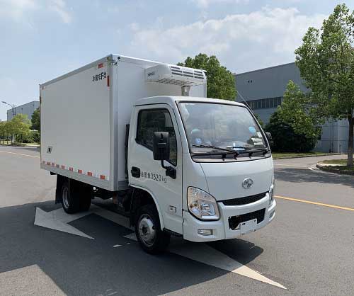 蓝牌跃进S70厢长3.26米冷藏车