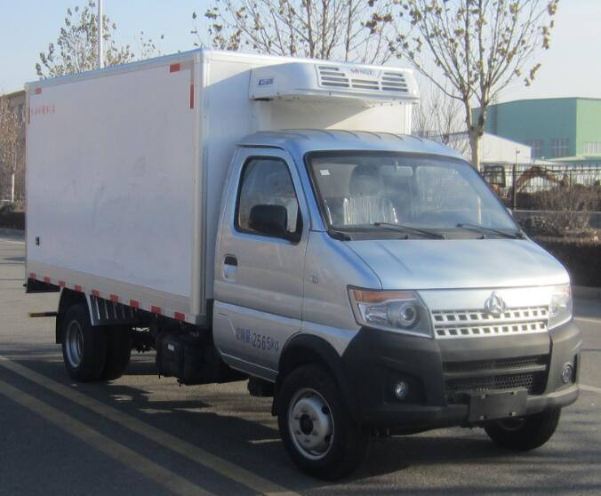 蓝牌长安神骐(后双轮)厢长3.2米冷藏车