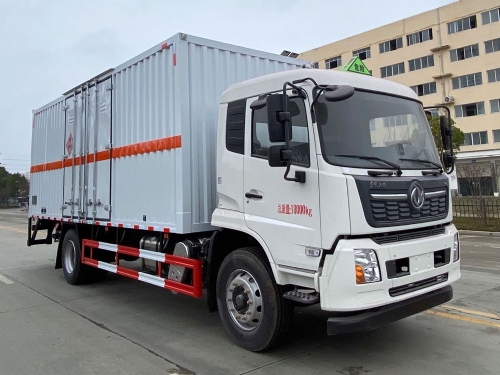 东风天锦厢长6.2-6.8米易燃固体厢式运输车