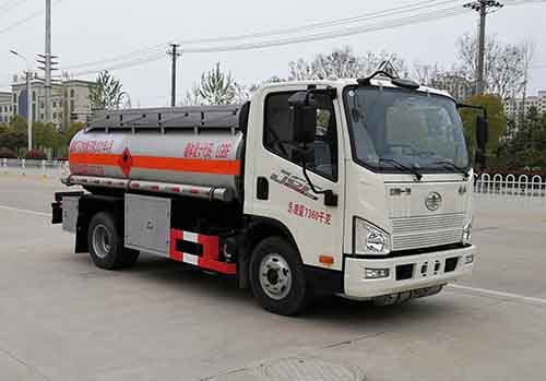 解放6方汽油加油车