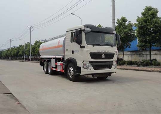 豪沃后八轮19方运油车