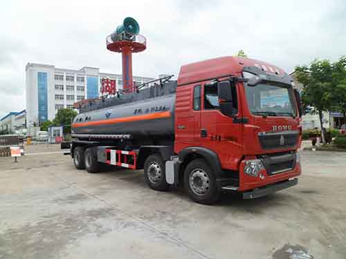 豪沃前四后八18.8方液碱腐蚀性物品罐式运输车