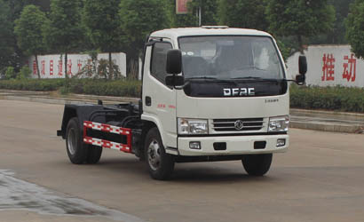 东风凯普特小型勾臂式垃圾车