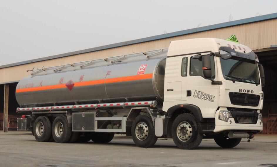 豪沃前四后八31方流动加油车