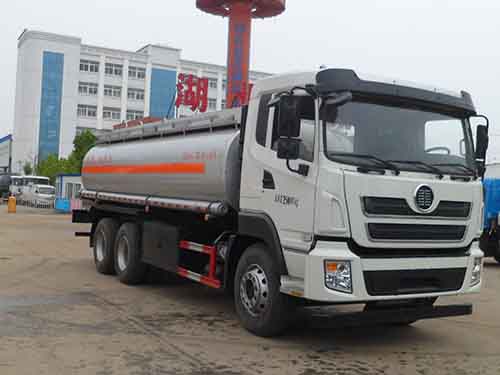 楚风后八轮21.7方供液车