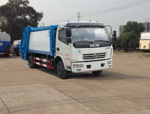 东风多利卡5吨压缩式垃圾车
