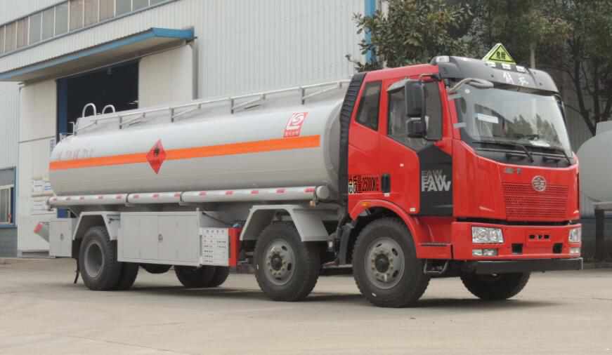 解放小三轴21.5方流动加油车