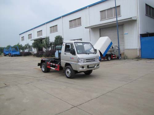 福田驭菱后双轮勾臂式垃圾车