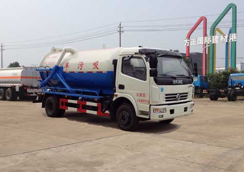 东风多利卡7.6方真空吸污车