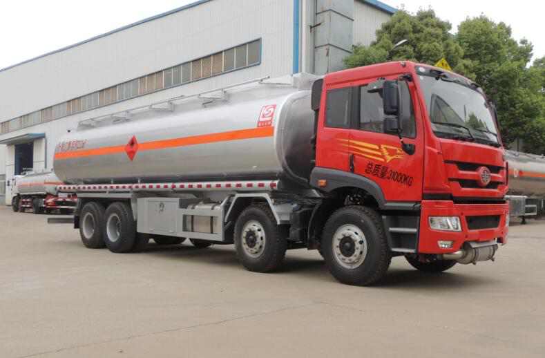 解放前四后八23.7方丁醚易燃液体罐式运输车