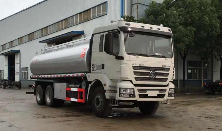 陕汽后八轮24方供液车