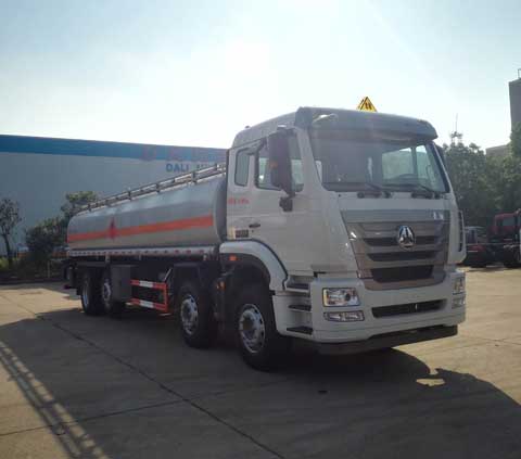 豪瀚前四后六28方油罐车