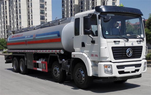 东风前四后八21.8方油罐车