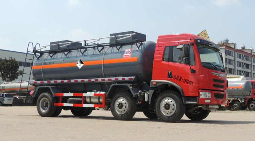 解放小三轴15.9方杂项危险物品罐式运输车