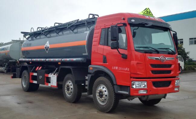 解放小三轴15.6方盐酸FL型腐蚀性物品罐式运输车