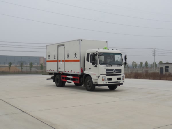 东风厢长6.2-6.5米AT型杂项危险物品厢式运输车
