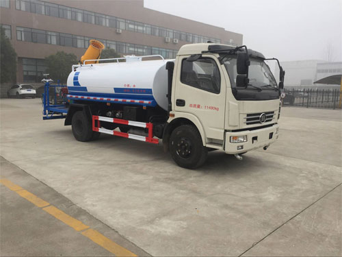 楚风7.3方多功能抑尘车