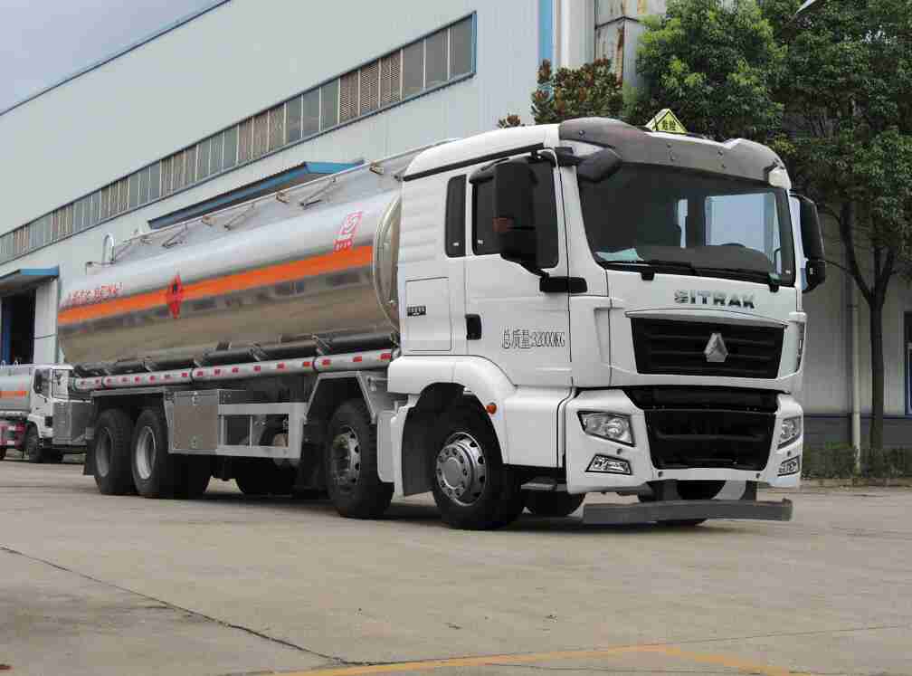 重汽汕德卡前四后八29方流动加油车