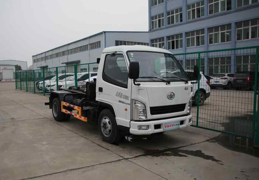 蓝牌解放勾臂式垃圾车